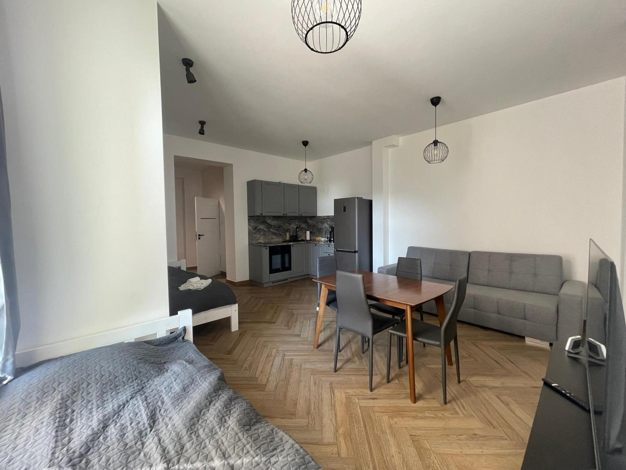 Apartamenty Kamienica Centrum - 1 Maja Lubiń Zewnętrze zdjęcie